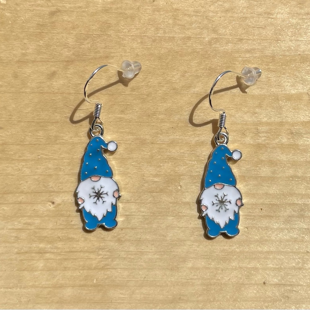 NWT Christmas Santa Hat Gnome Earrings